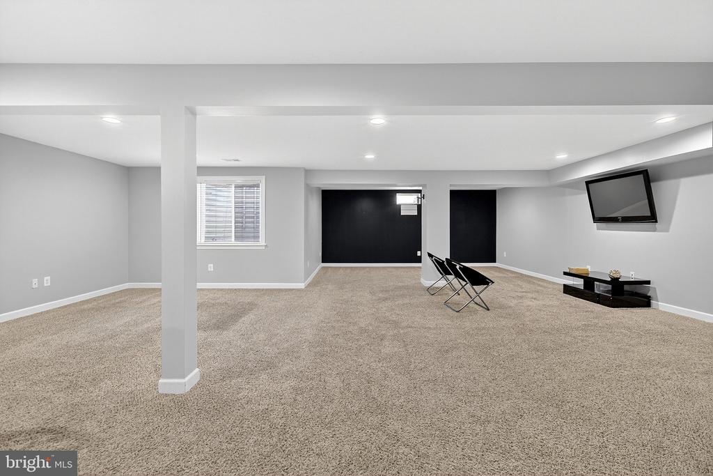 810 ASHBY DRIVE