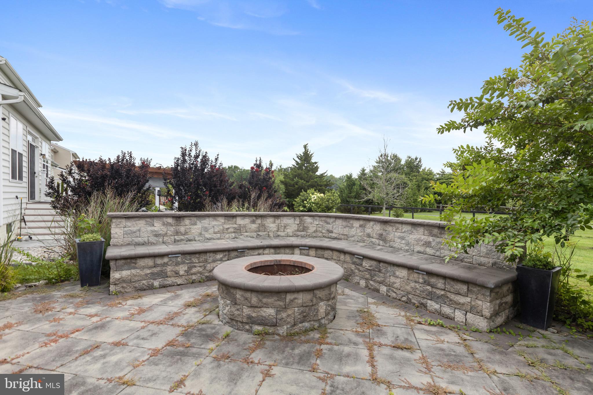 810 ASHBY DRIVE