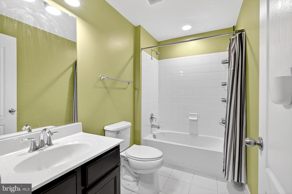 810 ASHBY DRIVE