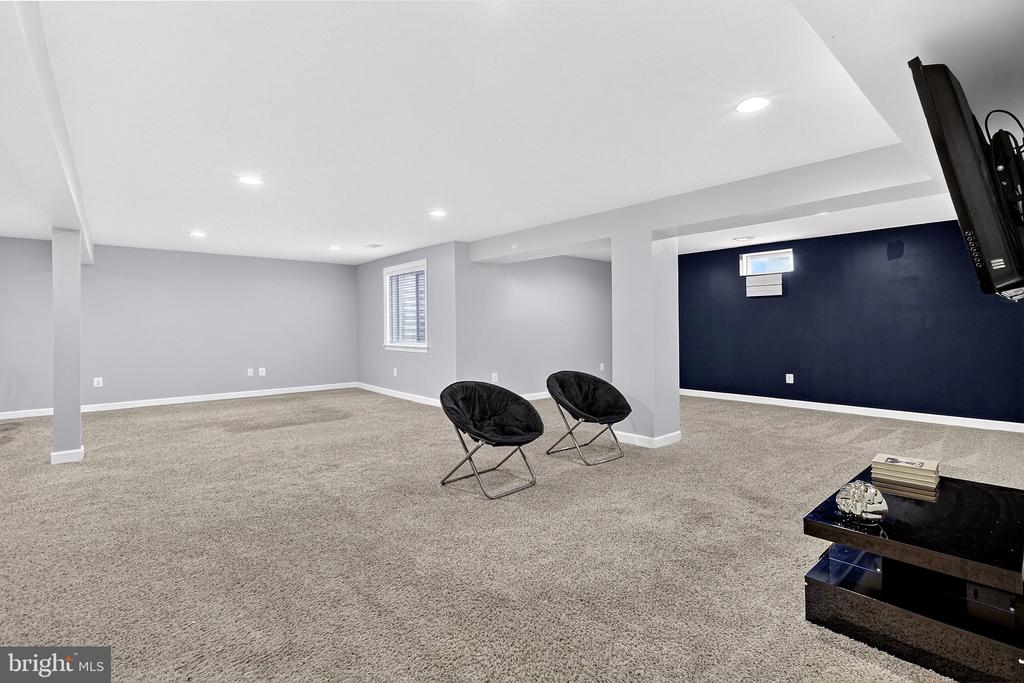 810 ASHBY DRIVE