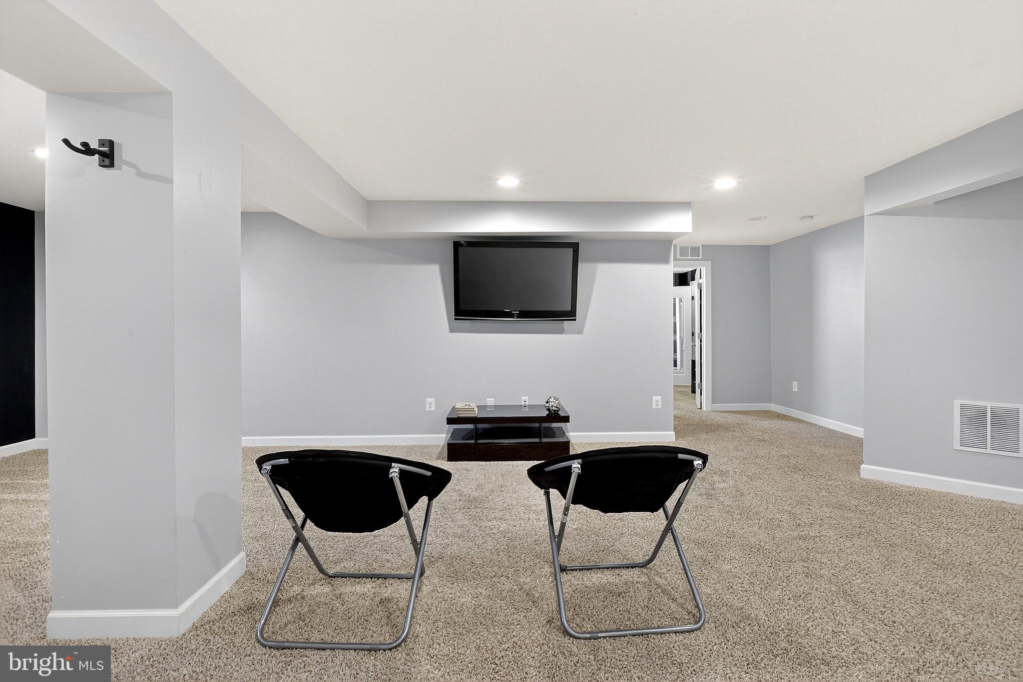 810 ASHBY DRIVE