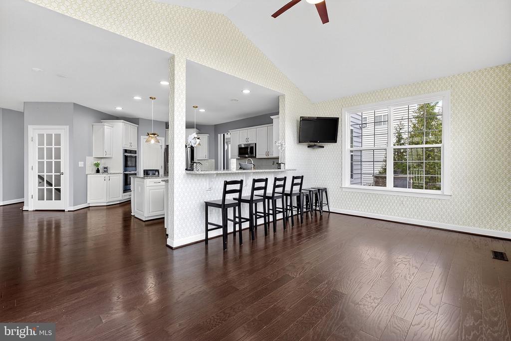 810 ASHBY DRIVE