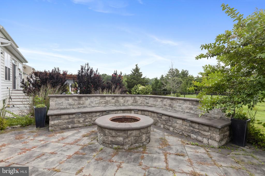 810 ASHBY DRIVE