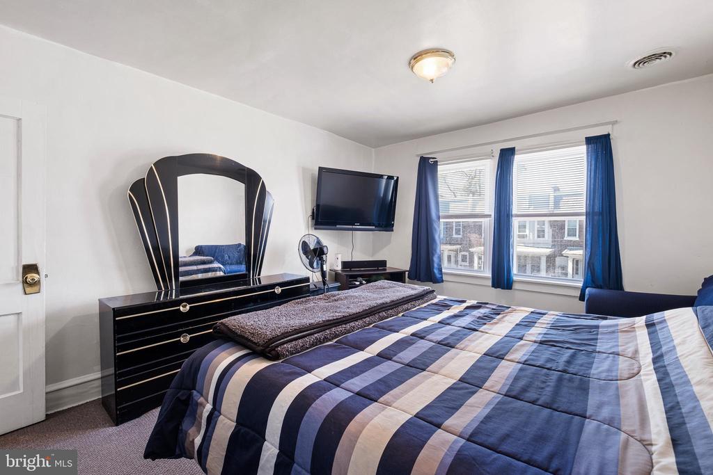 517 W 25TH STREET