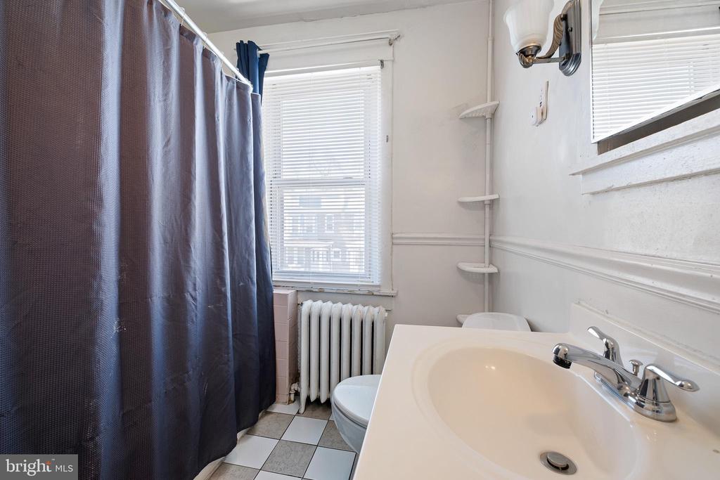 517 W 25TH STREET