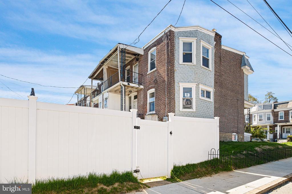517 W 25TH STREET