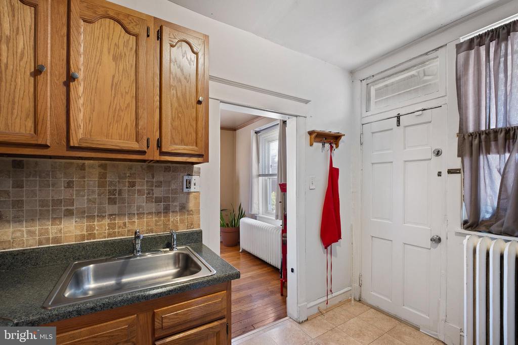 517 W 25TH STREET