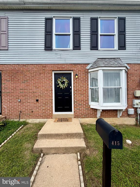 415 STRATHAVEN COURT