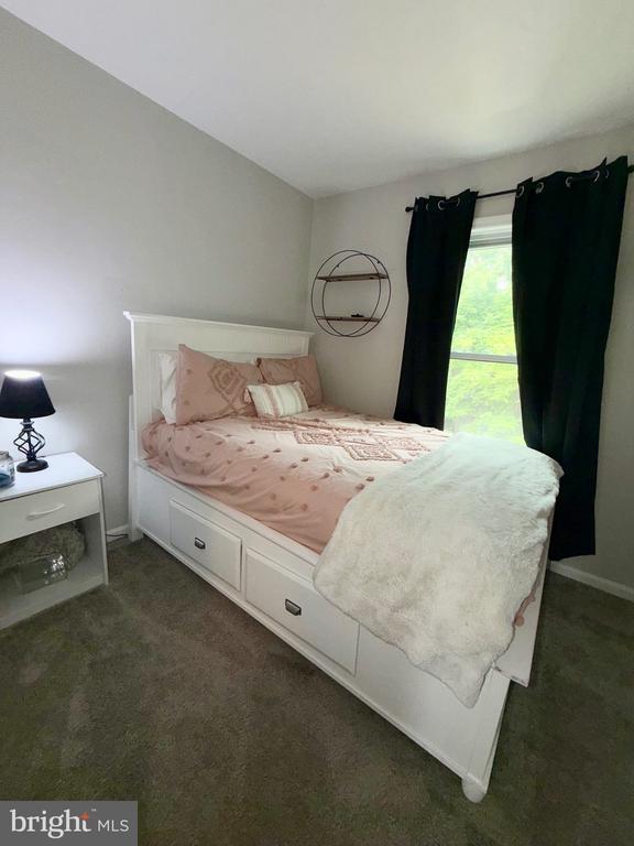 415 STRATHAVEN COURT