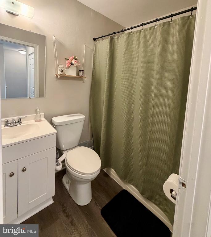 415 STRATHAVEN COURT