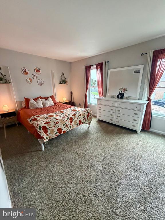 415 STRATHAVEN COURT