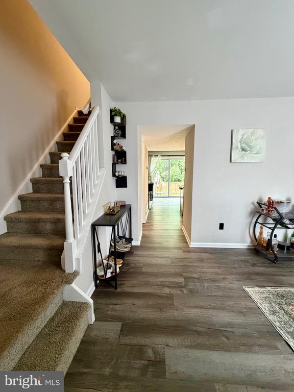 415 STRATHAVEN COURT