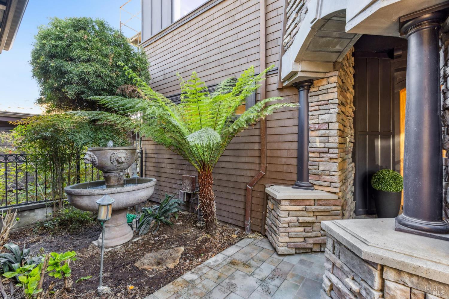 30 De Silva Island Dr