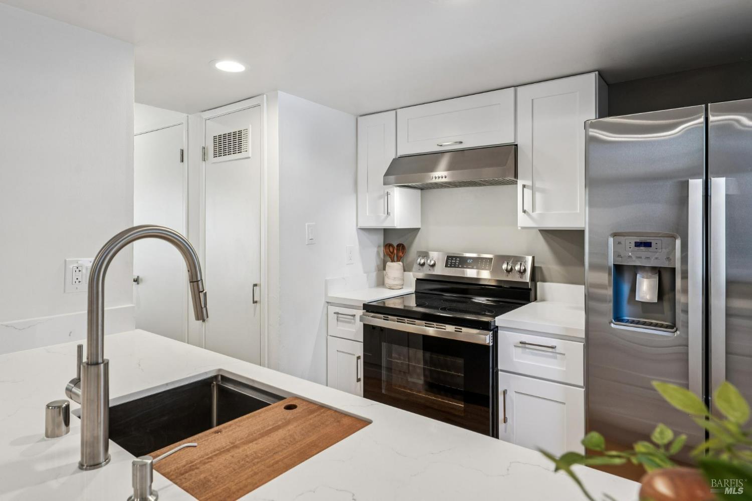 24 Roundtree Boulevard