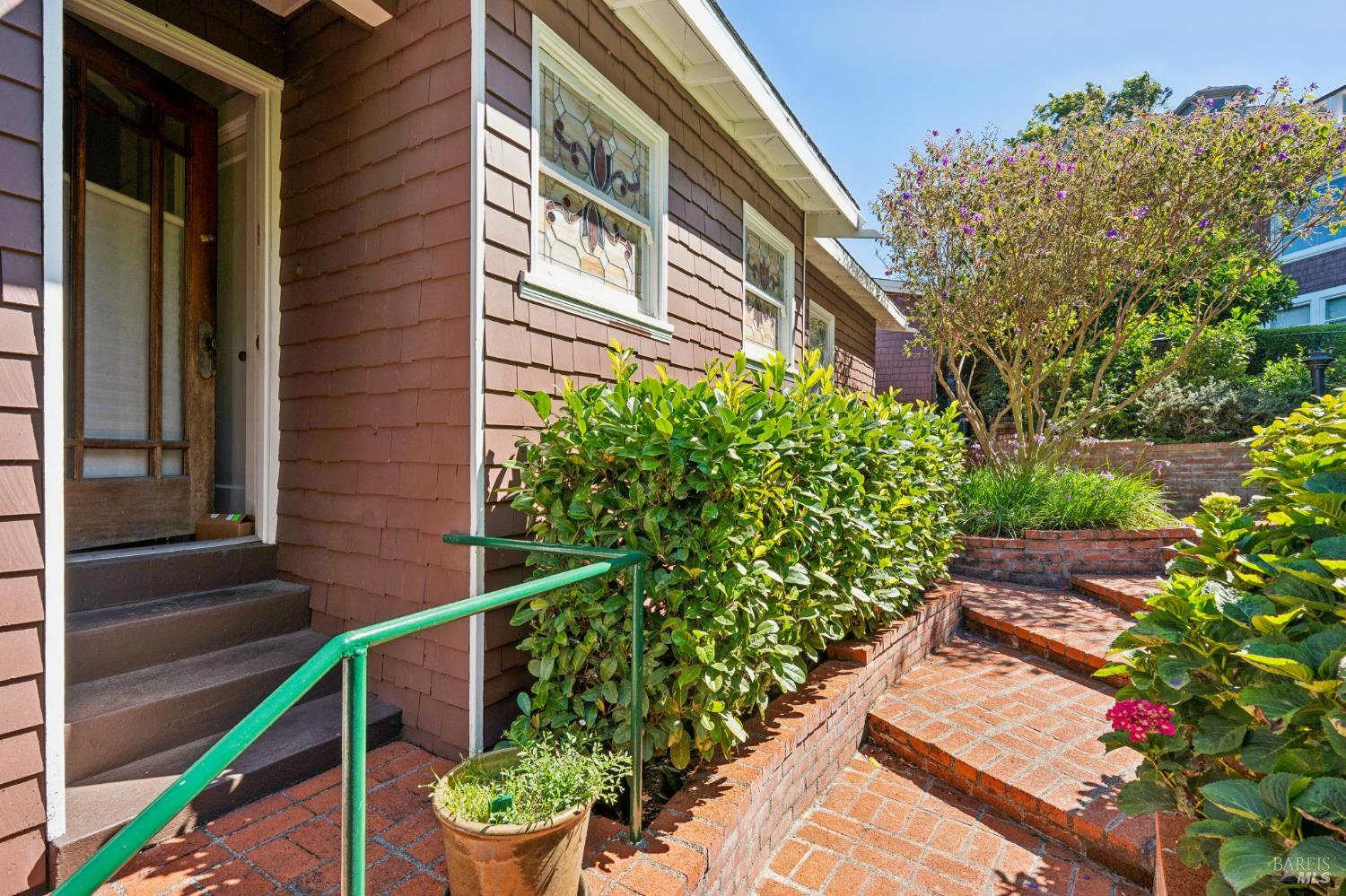 47 Bulkley Avenue