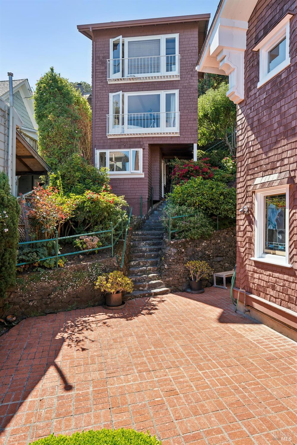 47 Bulkley Avenue