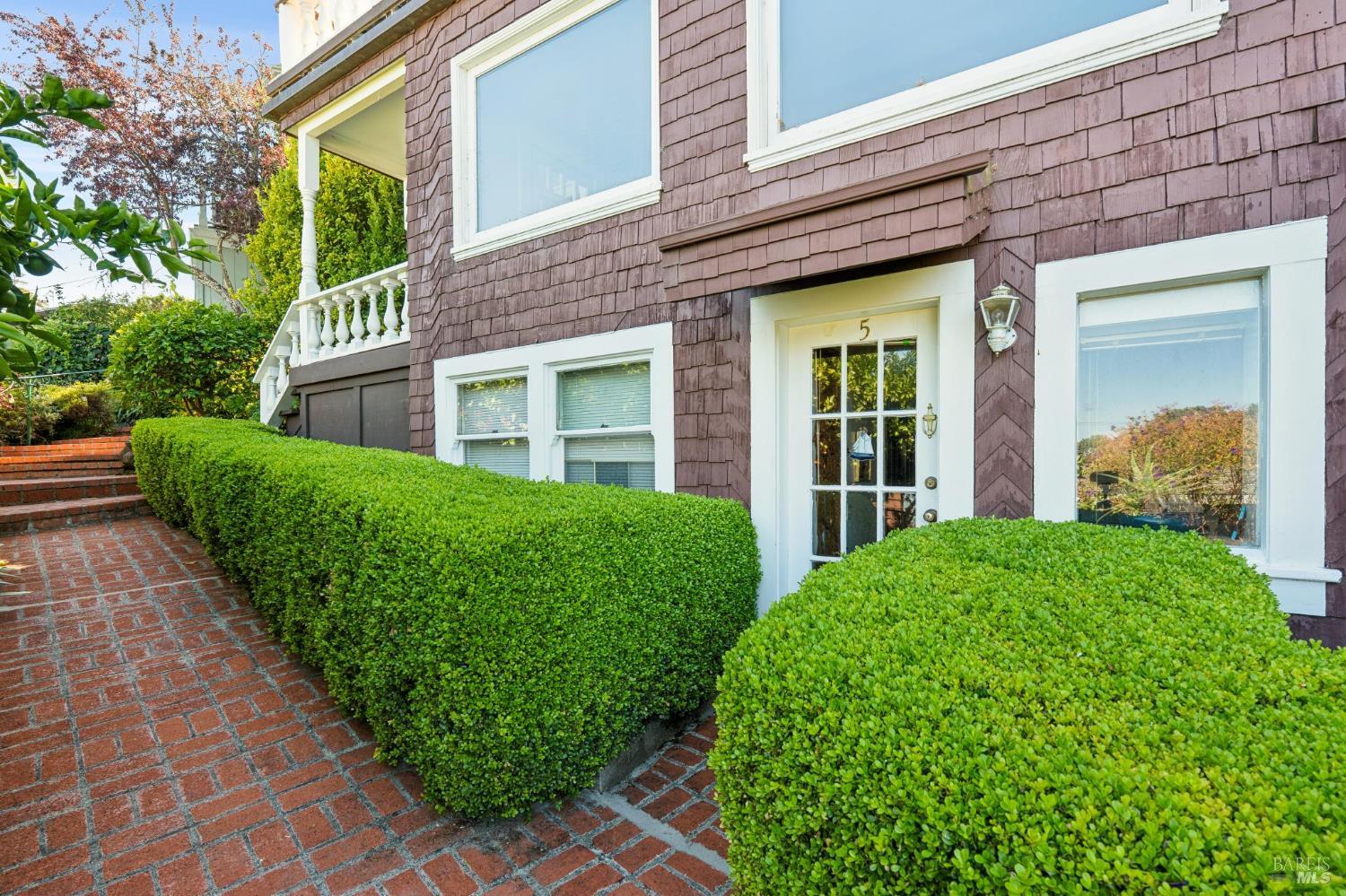 47 Bulkley Avenue