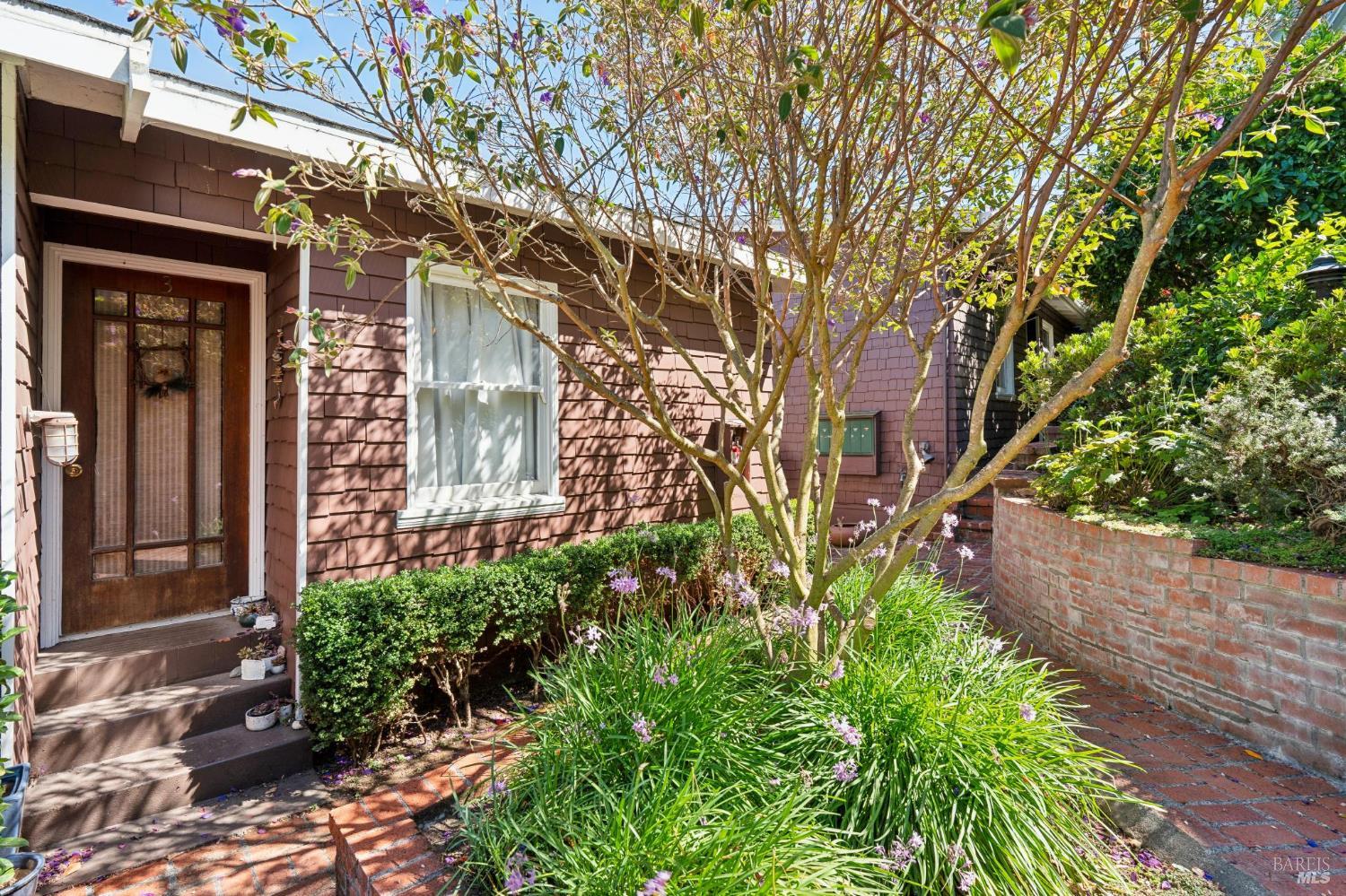 47 Bulkley Avenue