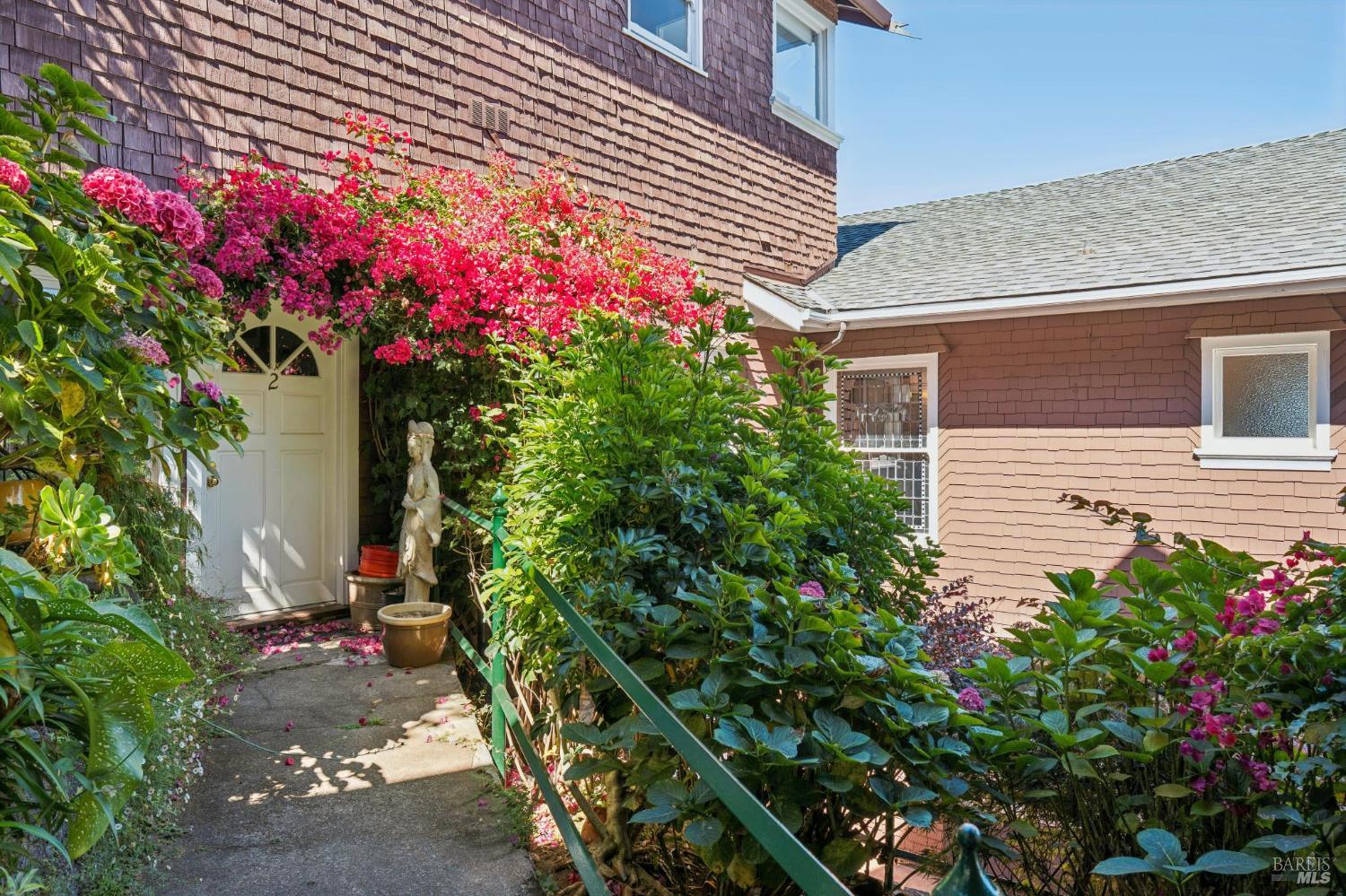 47 Bulkley Avenue