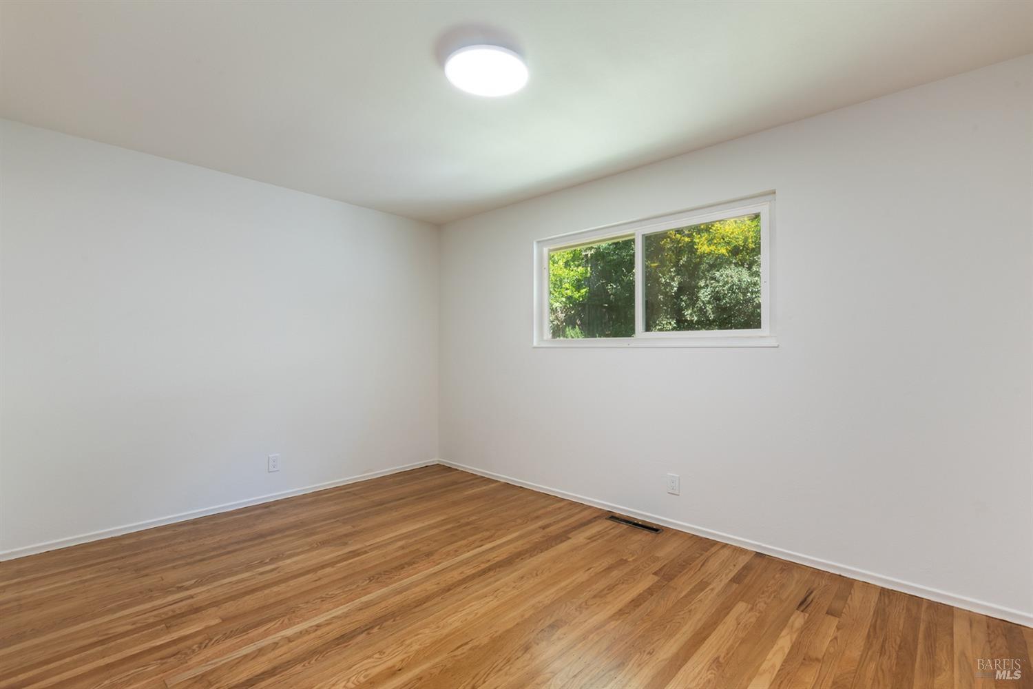 2726 Las Gallinas Ave