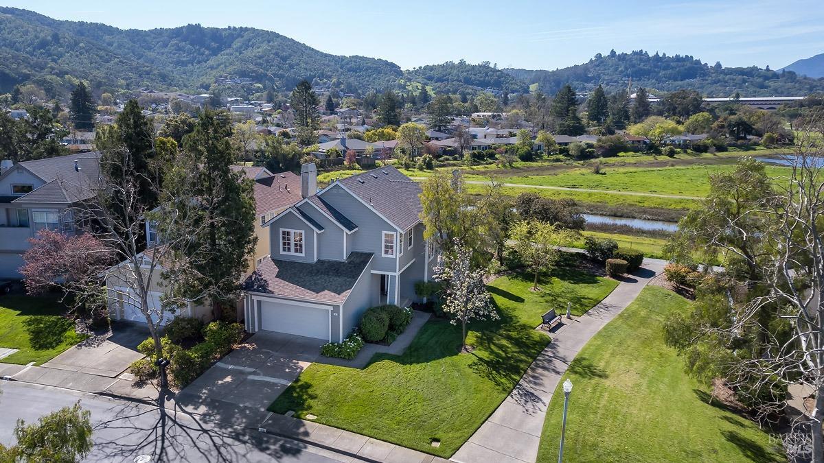 52 Waterside Cir