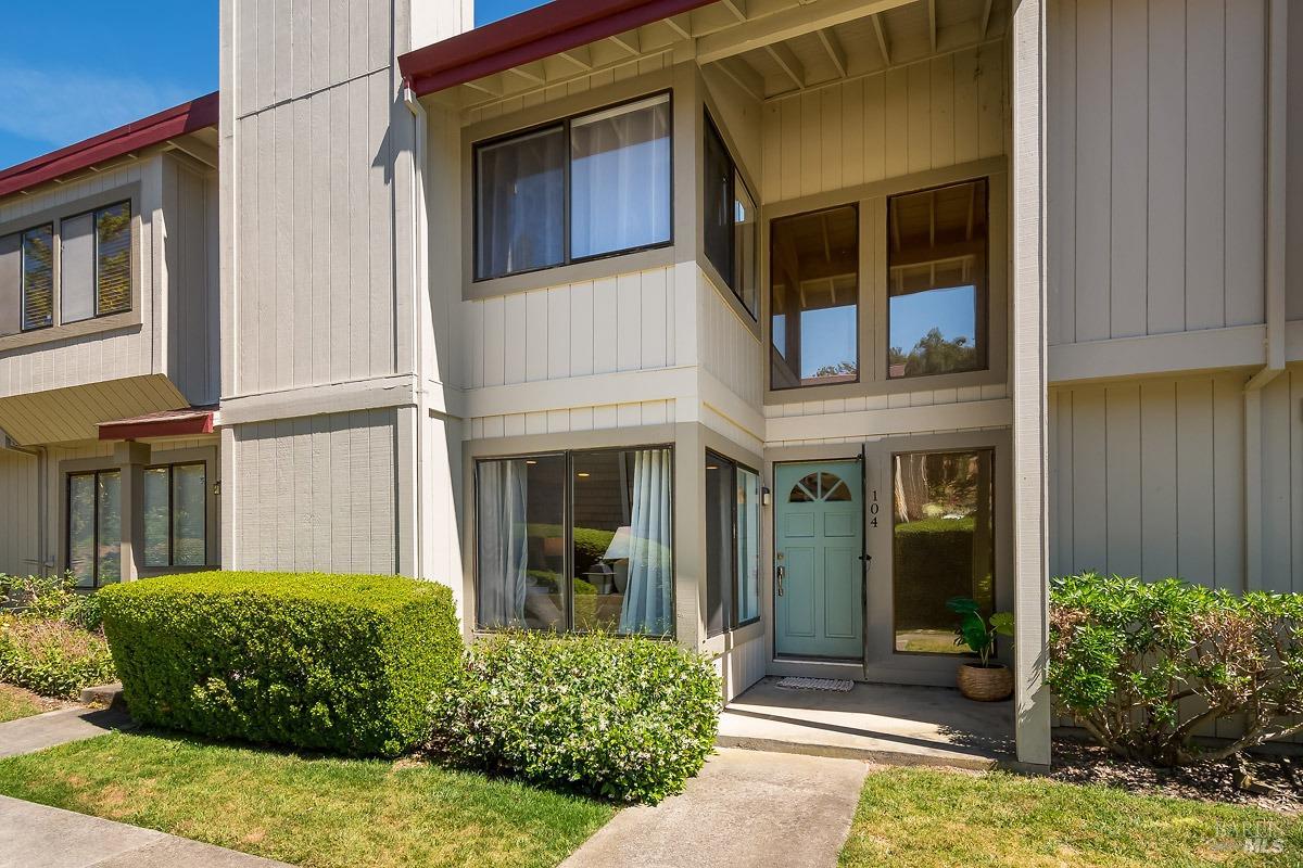 104 Albion Ct