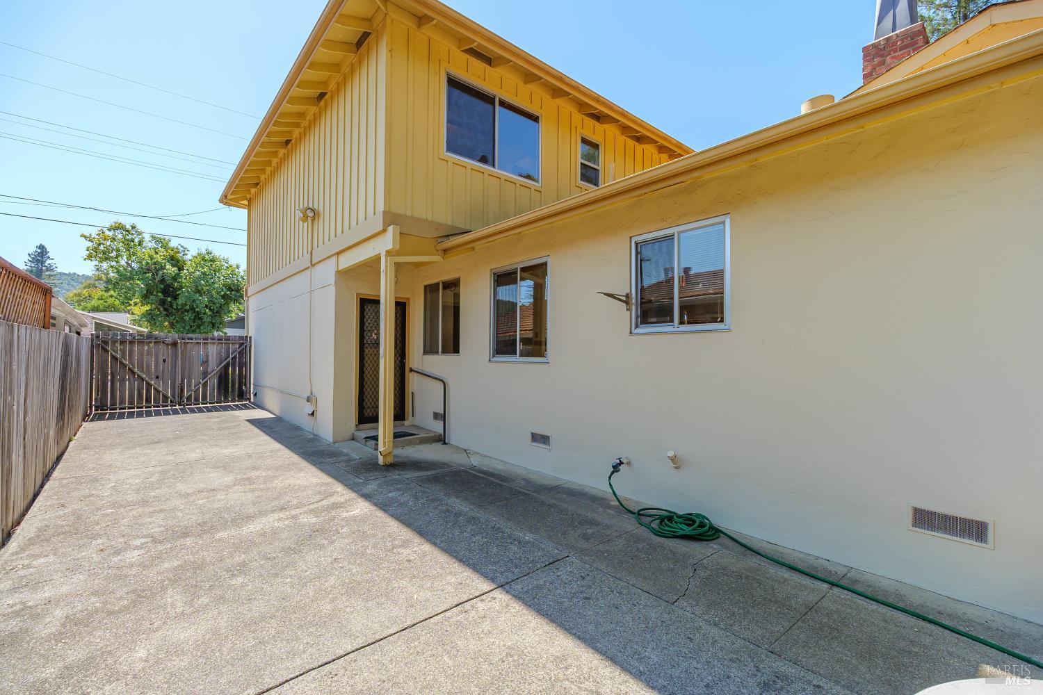 432 Calle De La Mesa