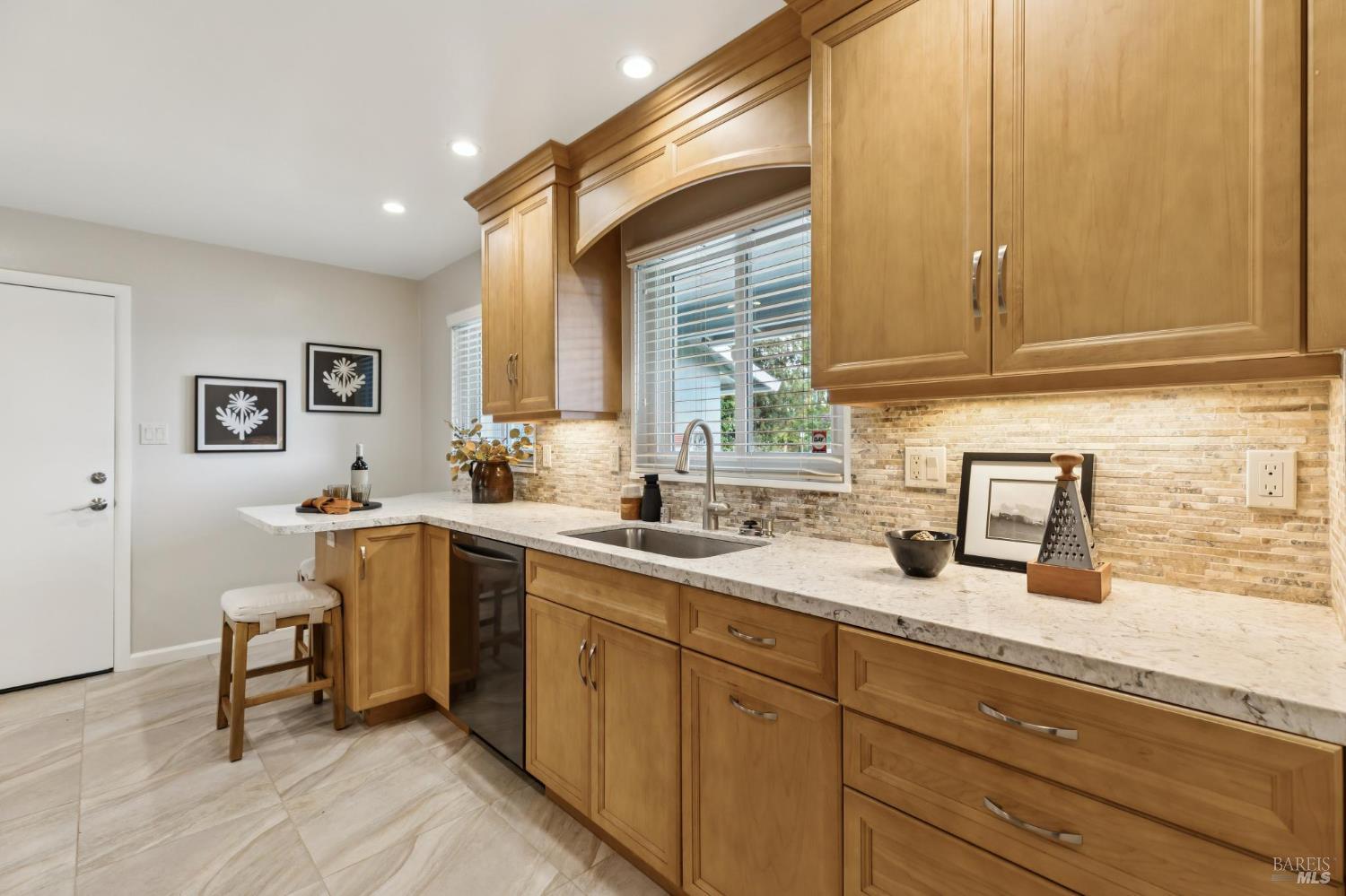 487 Alameda Del Prado