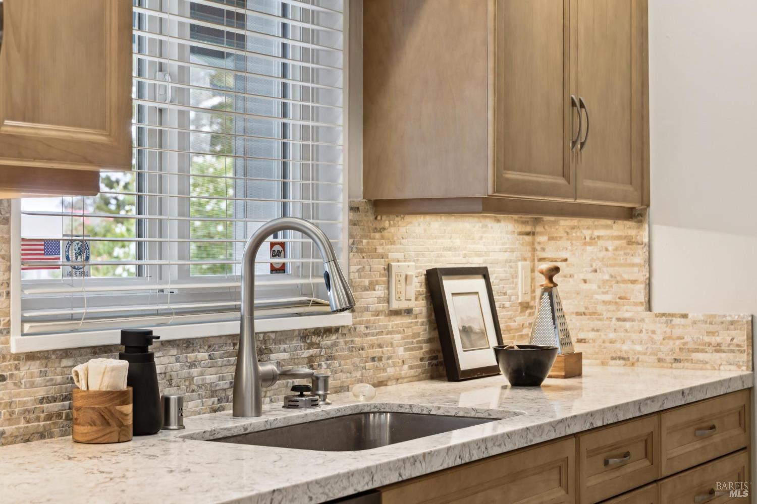 487 Alameda Del Prado