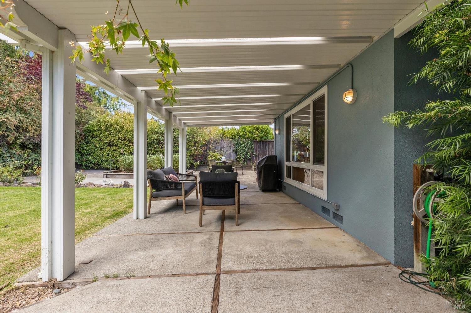 487 Alameda Del Prado