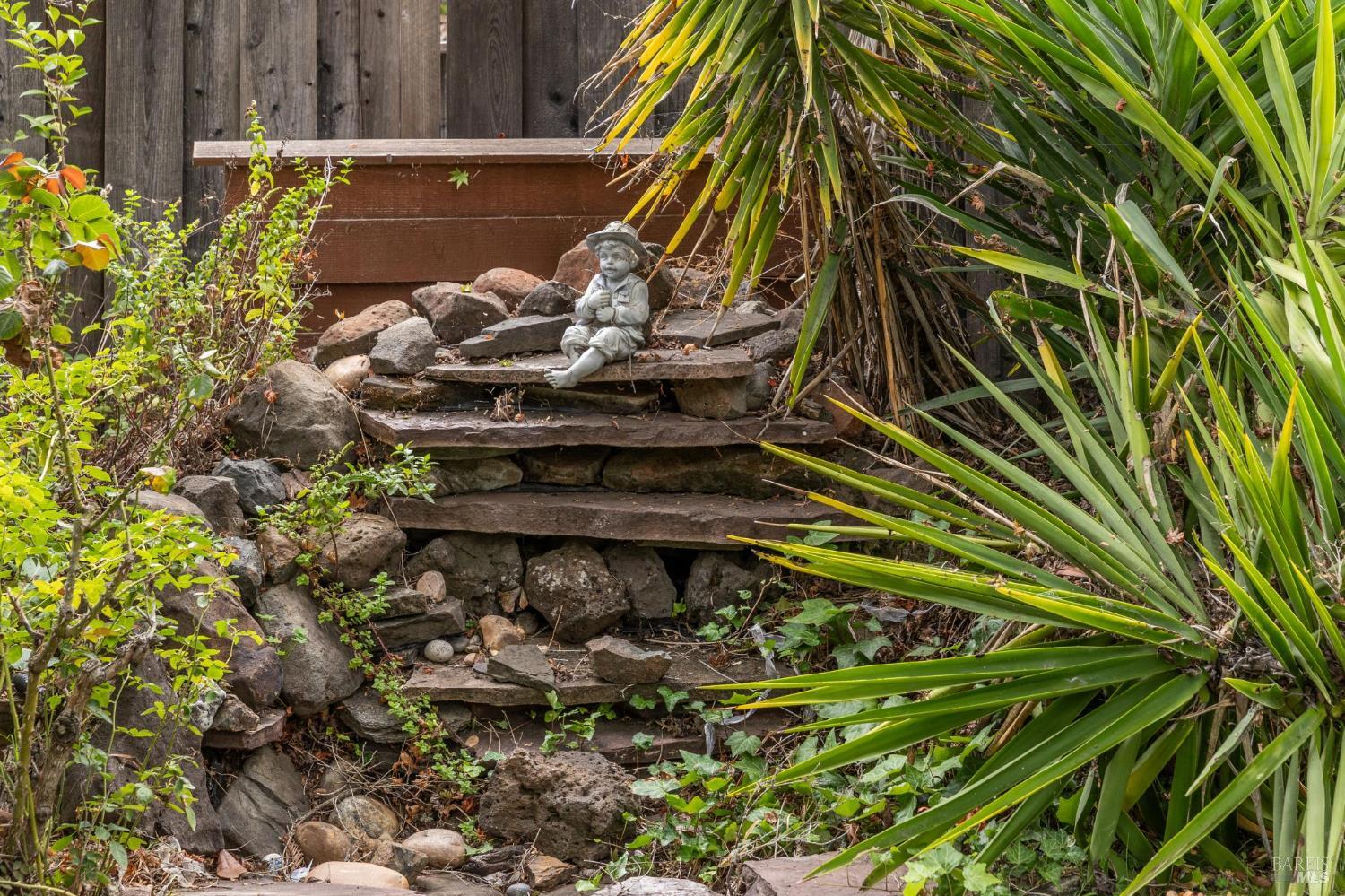 487 Alameda Del Prado