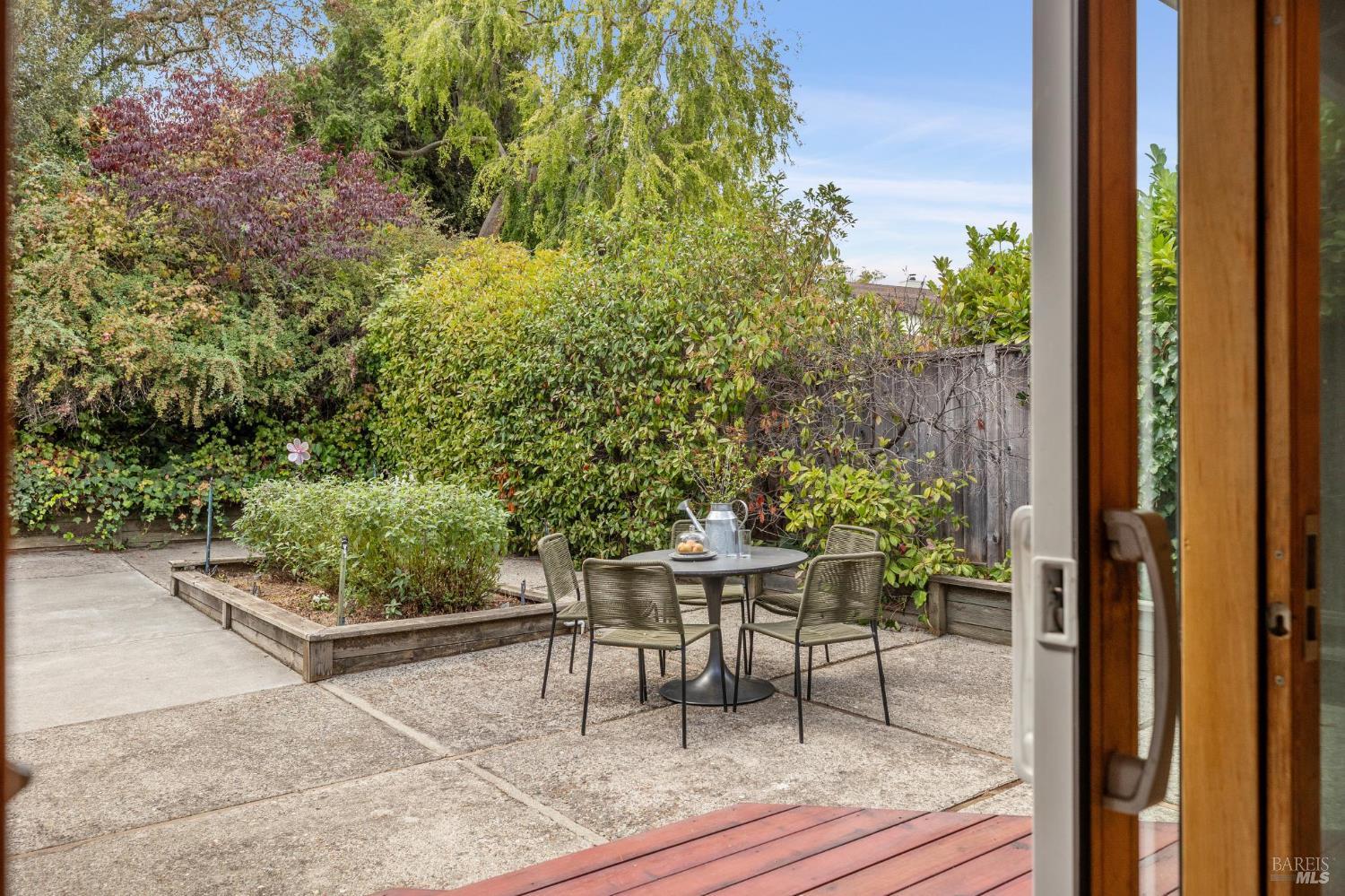 487 Alameda Del Prado