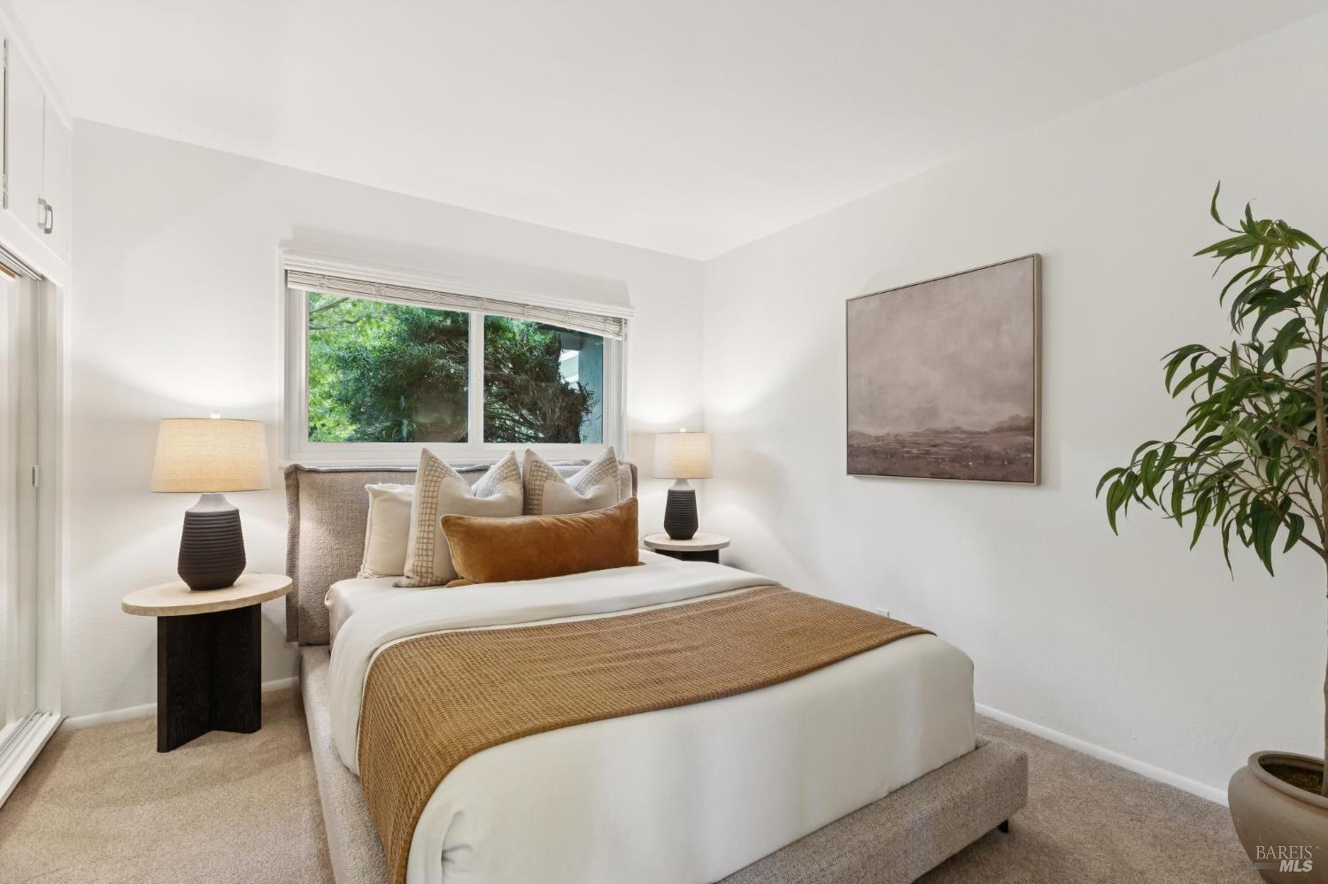 487 Alameda Del Prado