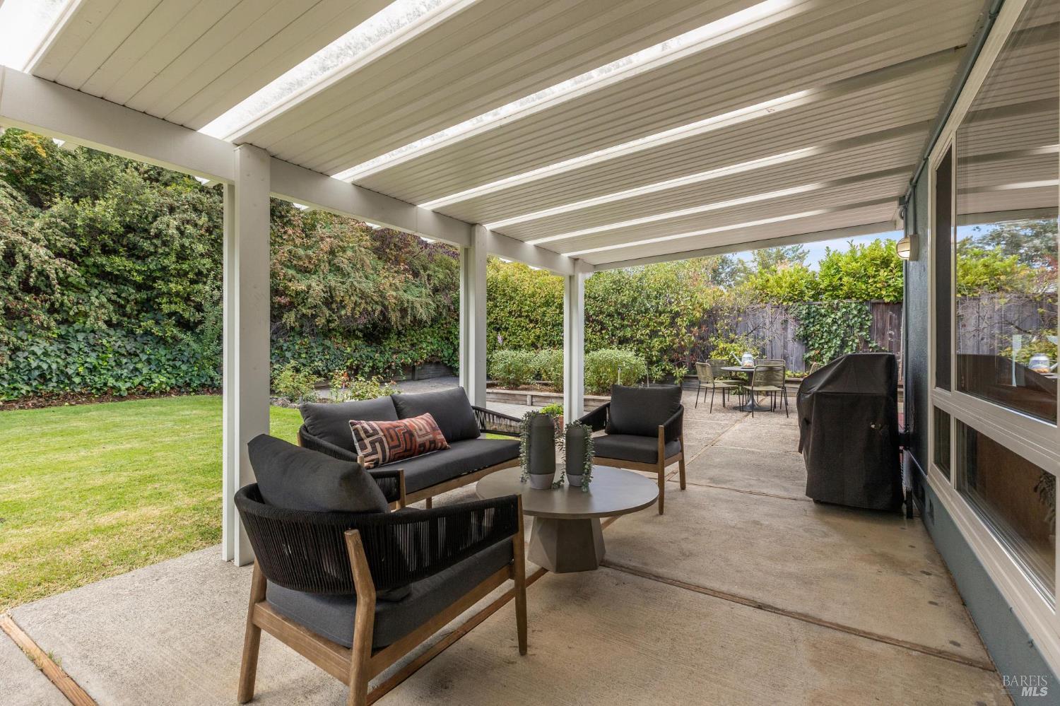 487 Alameda Del Prado