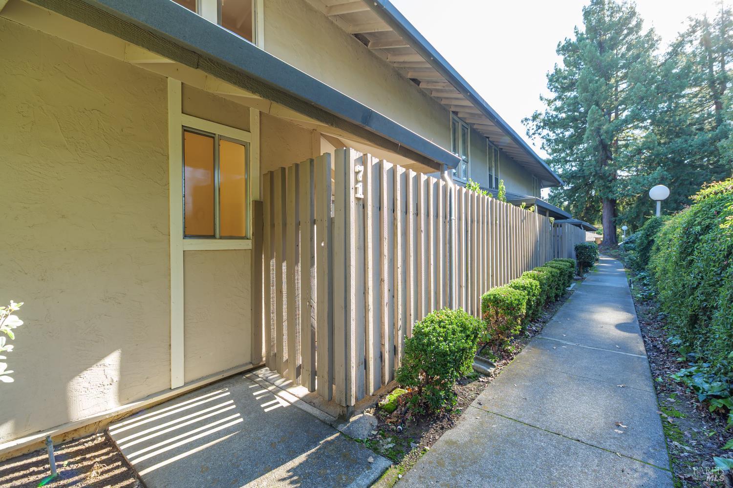 71 Roundtree Boulevard