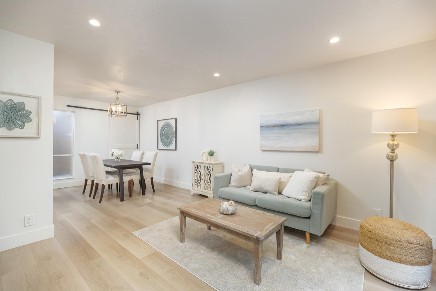 71 Roundtree Boulevard