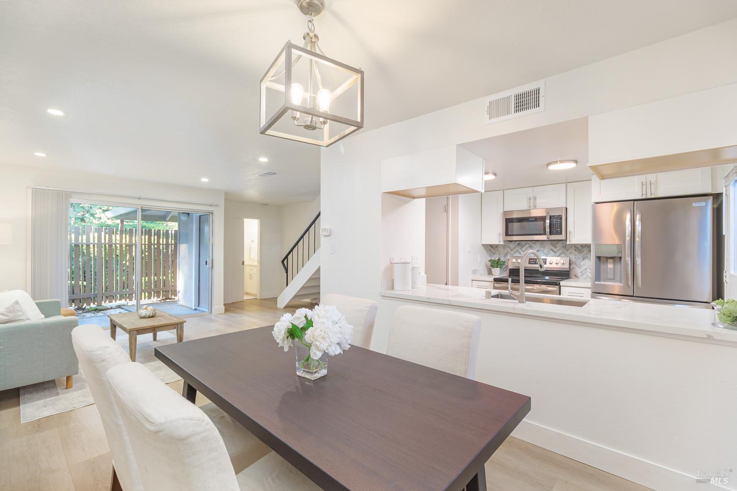 71 Roundtree Boulevard