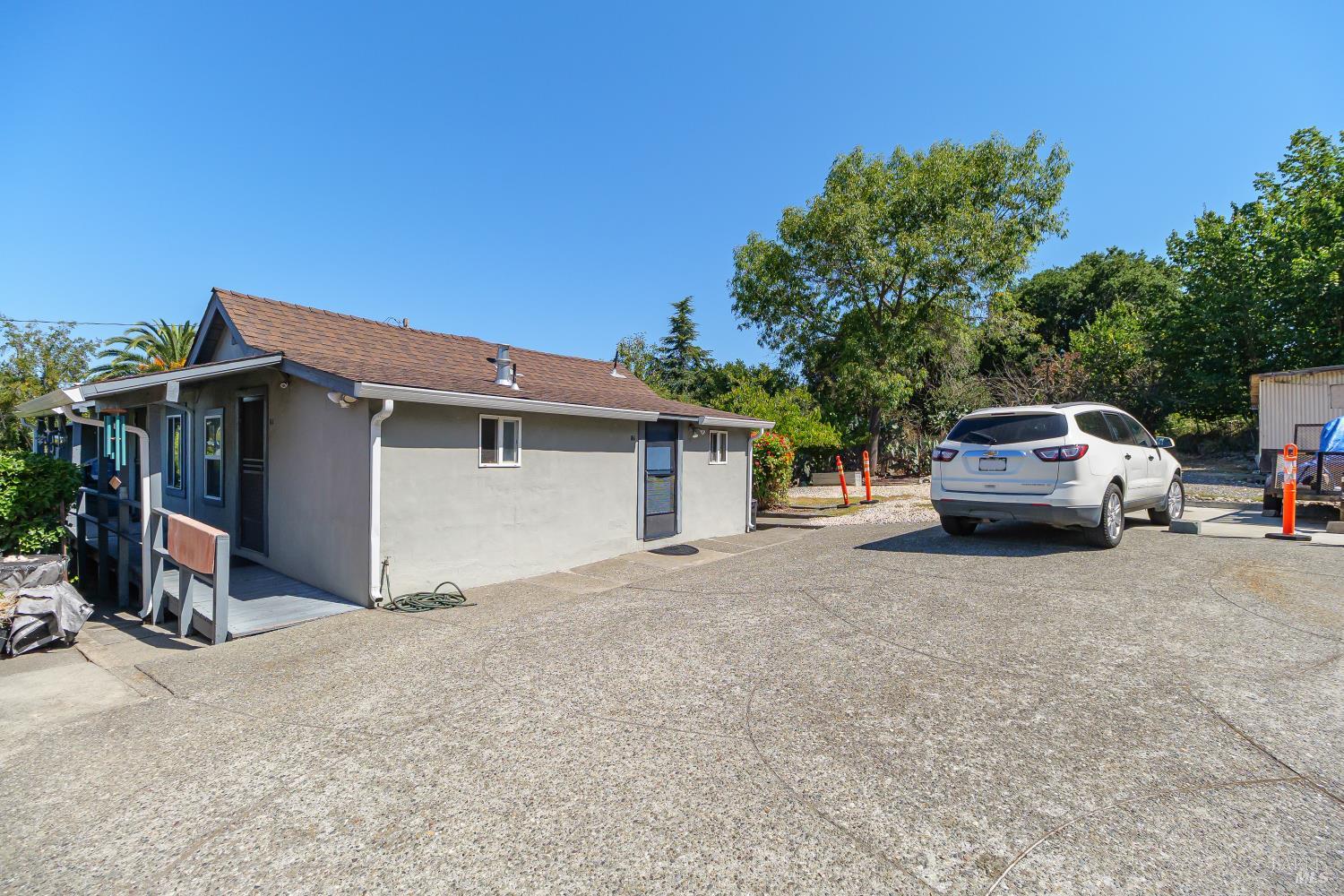 86A, 86B Merrydale Road