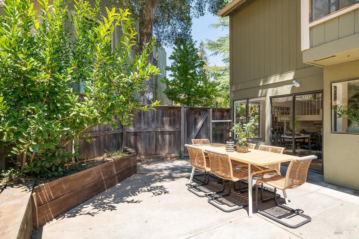 55 Sequoia Glen Lane