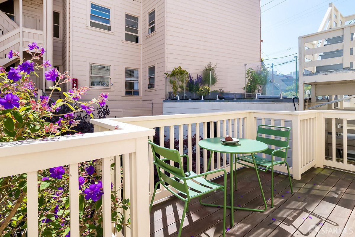 3008 Pierce Street