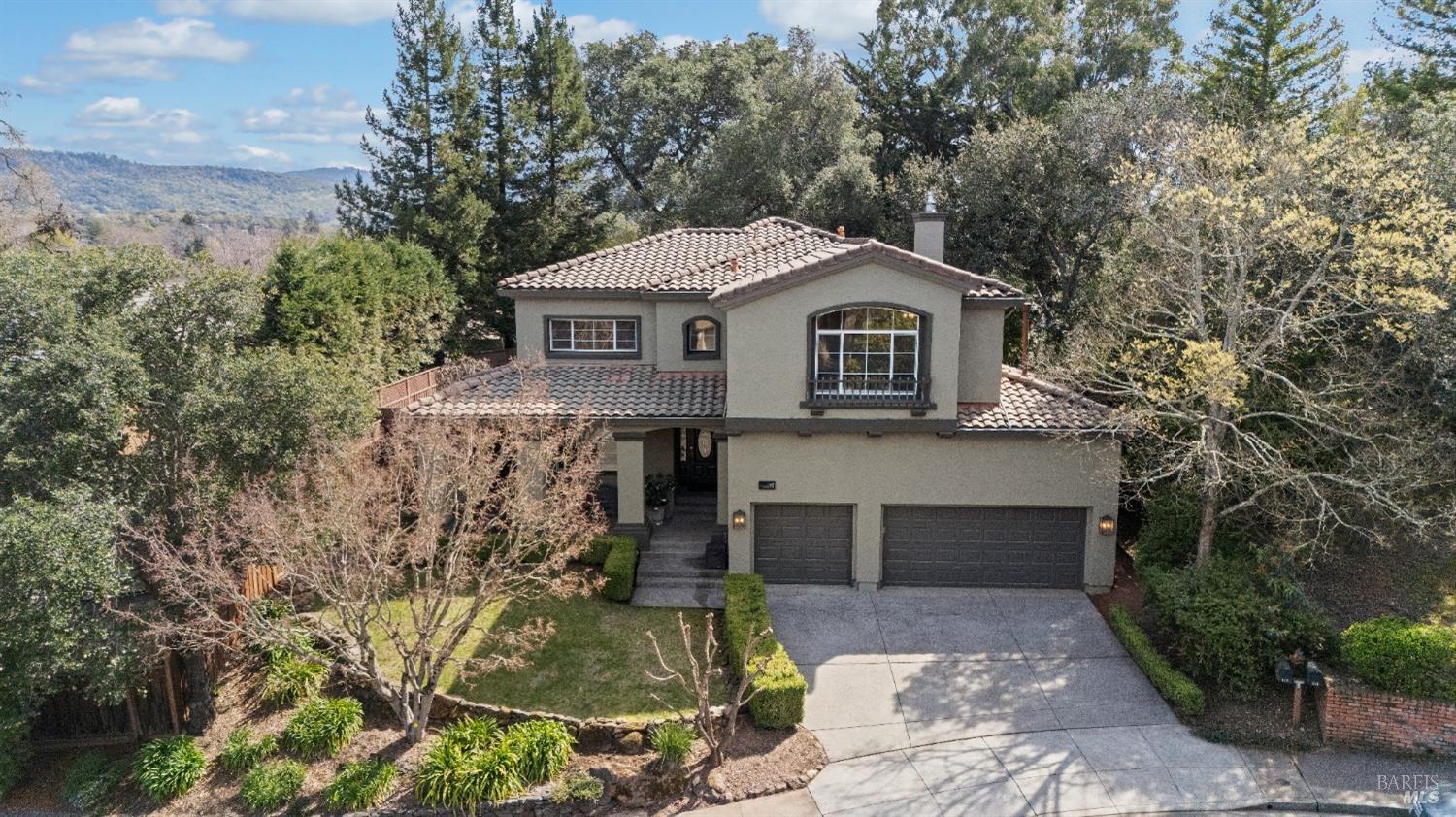 169 Yulupa Cir