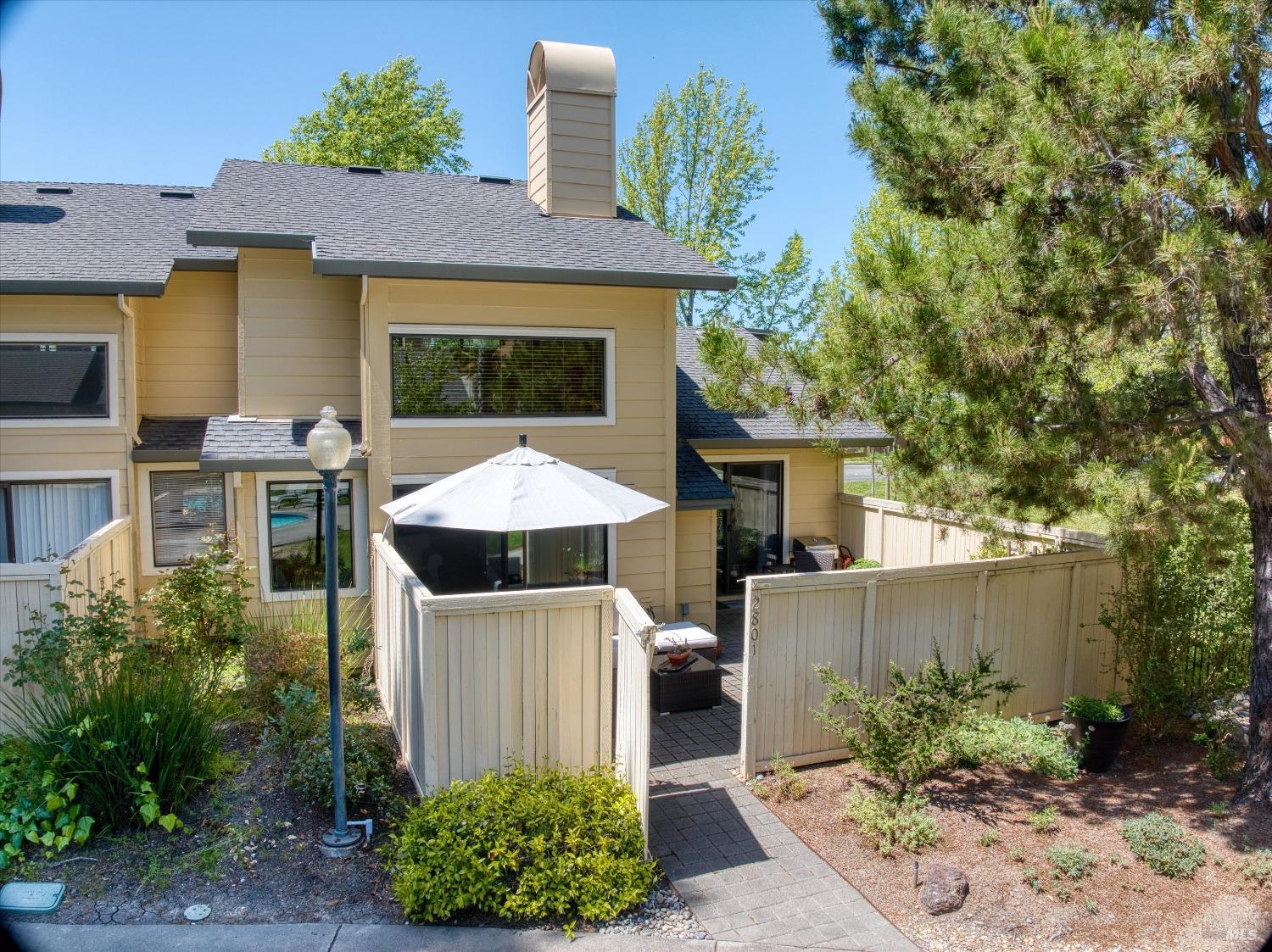 2801 Woodlake Dr #23