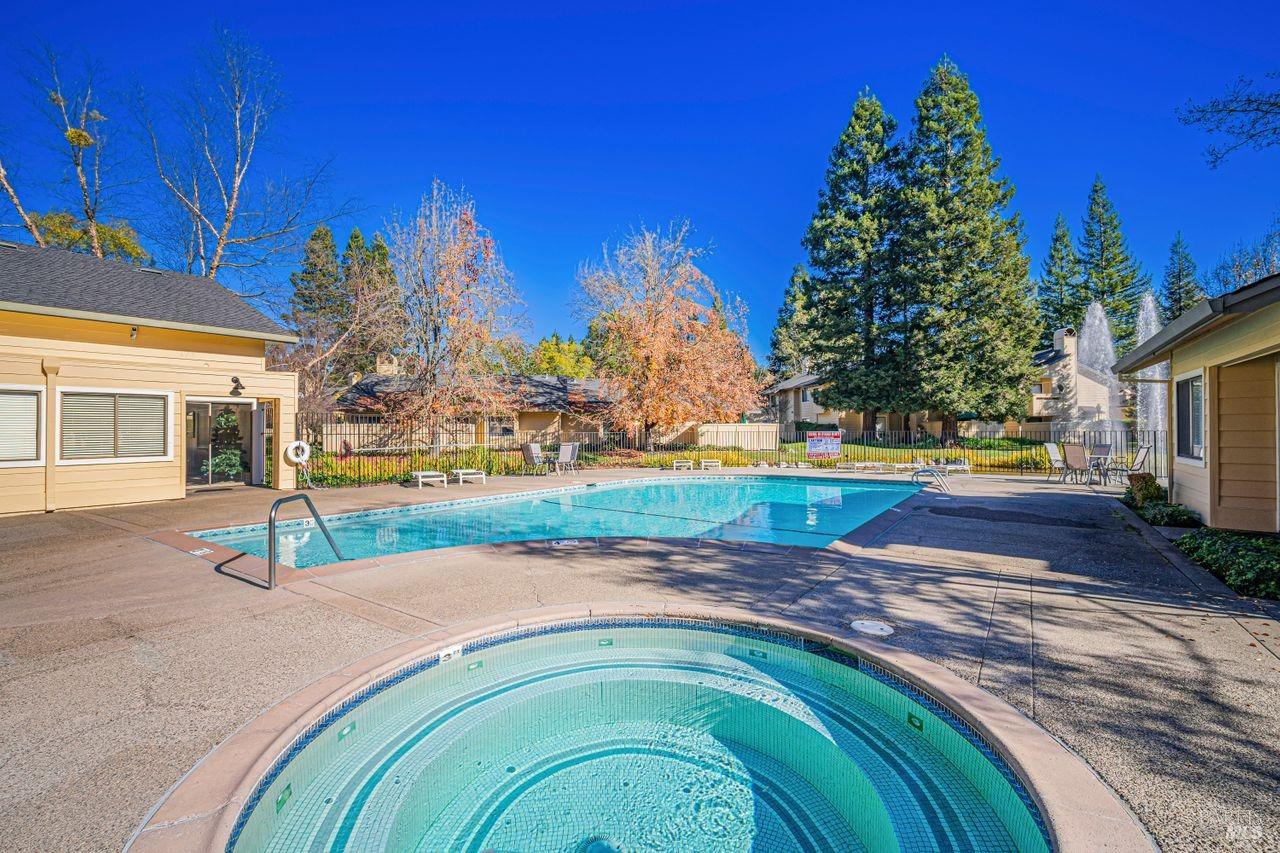 2801 Woodlake Dr #23