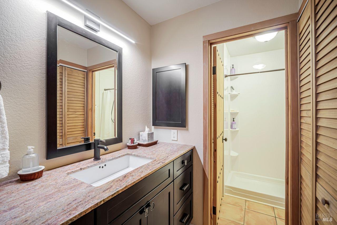 2801 Woodlake Dr #23