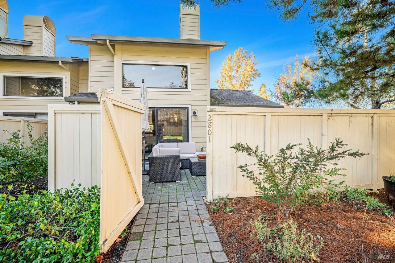 2801 Woodlake Dr #23