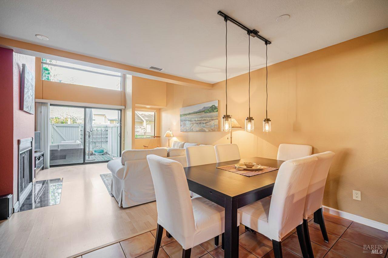 2801 Woodlake Dr #23