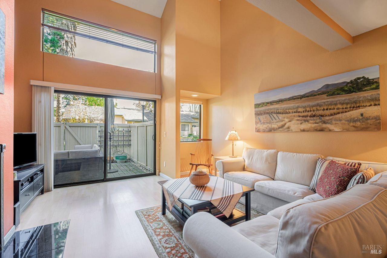 2801 Woodlake Dr #23