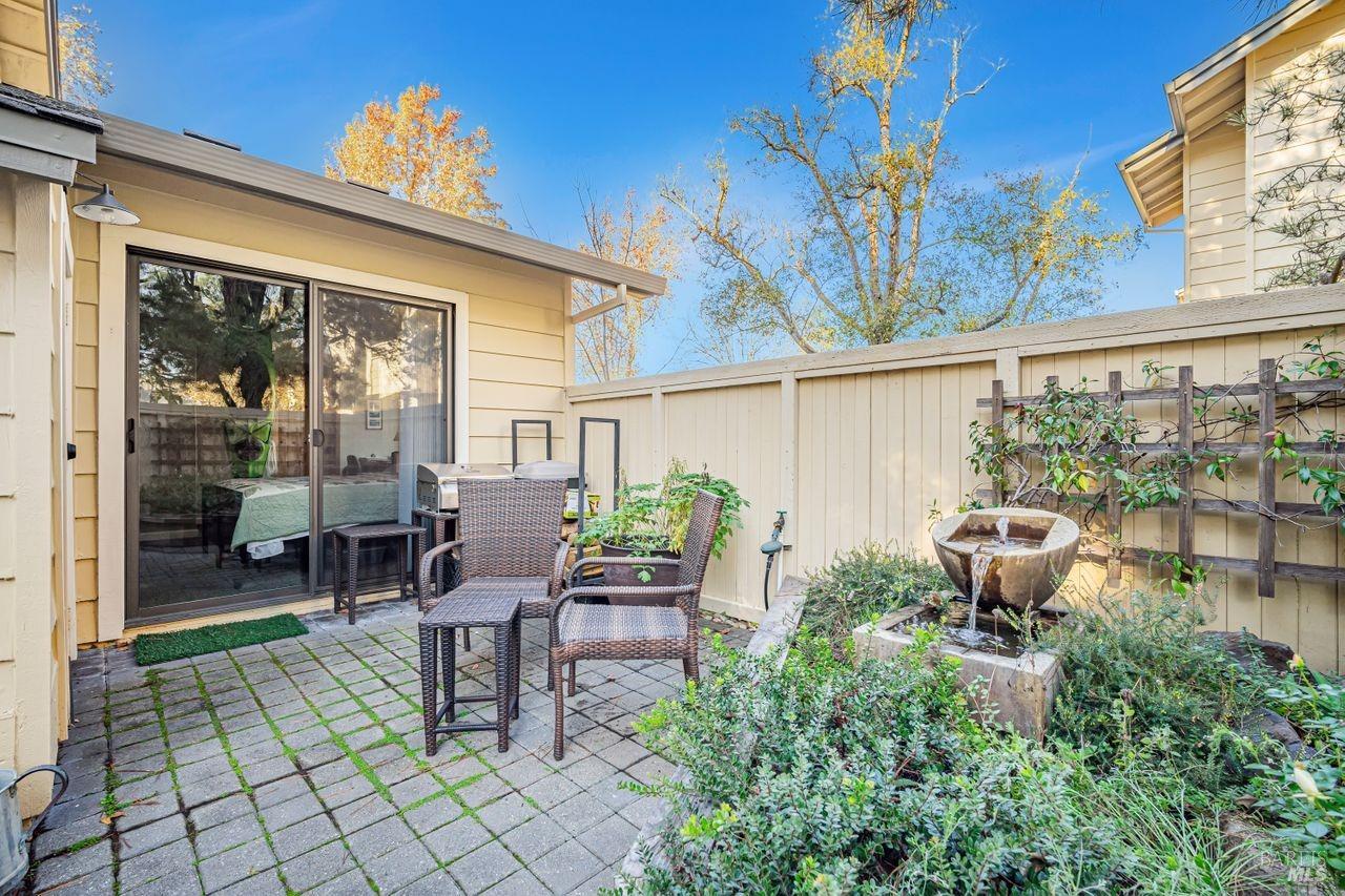 2801 Woodlake Dr #23