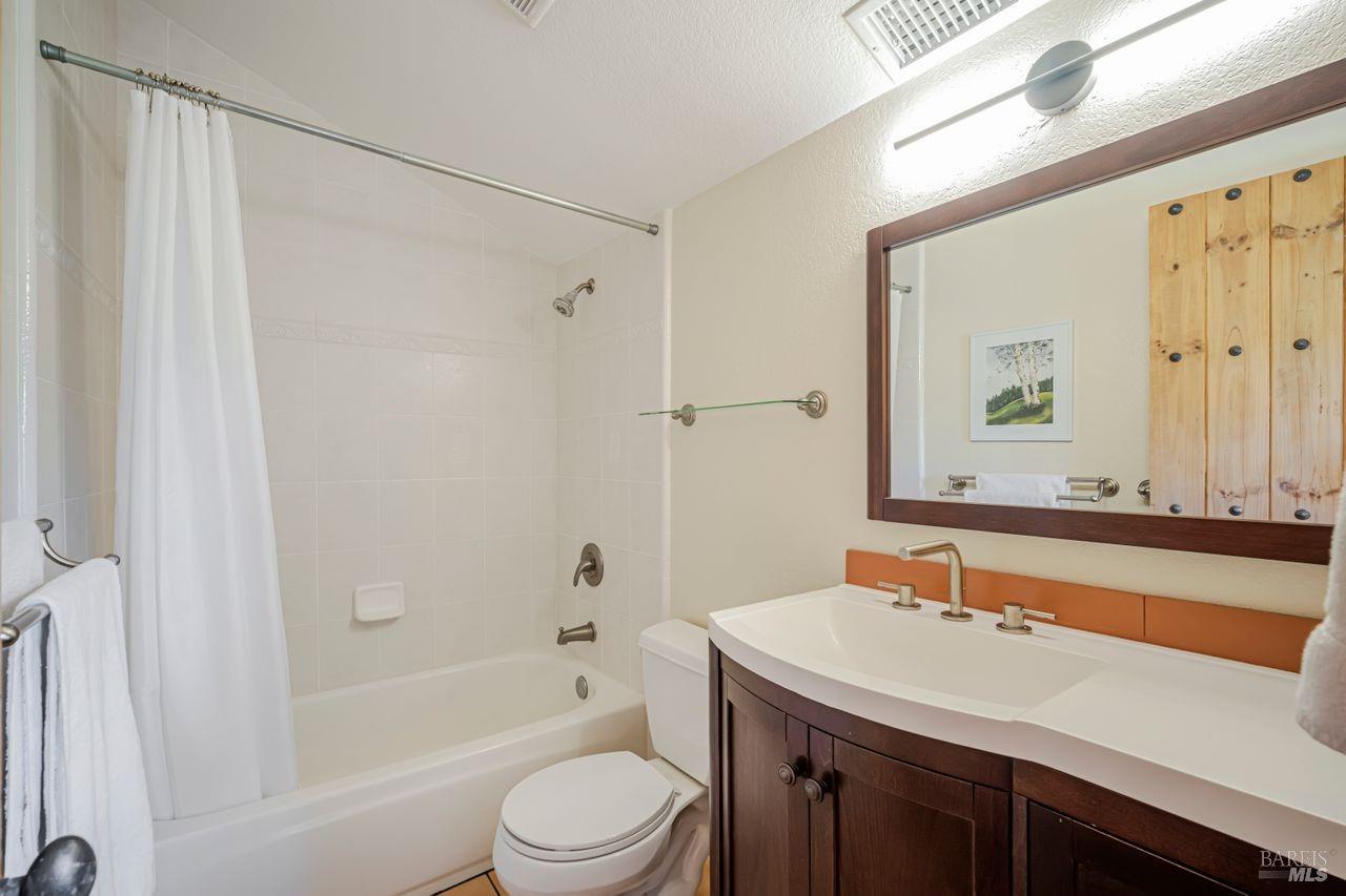 2801 Woodlake Dr #23