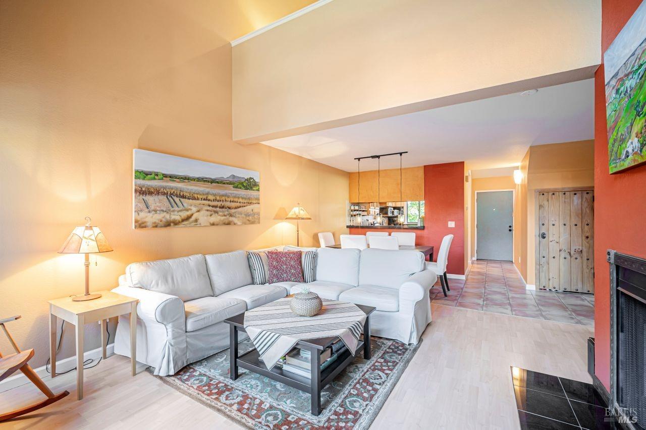 2801 Woodlake Dr #23